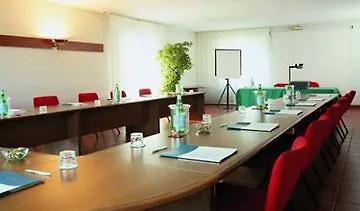 Una Hotel Lodi 4* לודי
