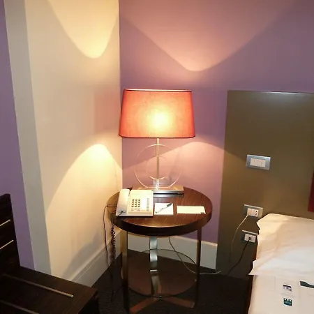 Una Hotel Lodi 4*
