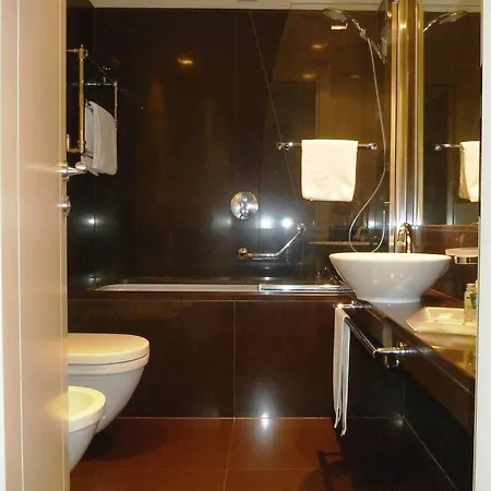 מלון Una Hotel Lodi