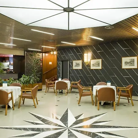 Una Hotel Lodi מלון
