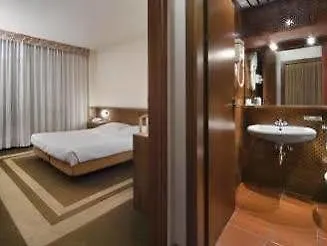 Una Hotel Lodi לודי