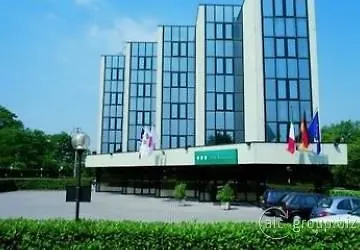 מלון Una Hotel Lodi לודי