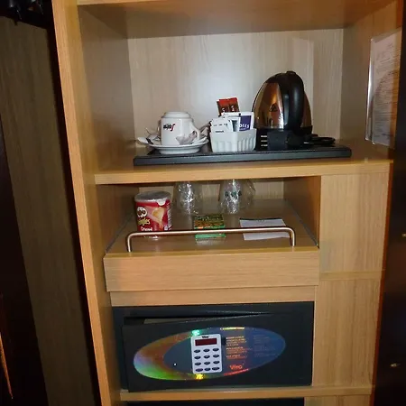 Una Hotel Lodi Otel